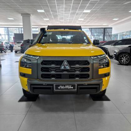 MITSUBISHI TRITON 2.4 BITURBO DIESEL CD SAVANA 4X4 AUTOMÁTICO MITSUBISHI TRITON 2.4 BITURBO DIESEL CD SAVANA 4X4 AUTOMÁTICO